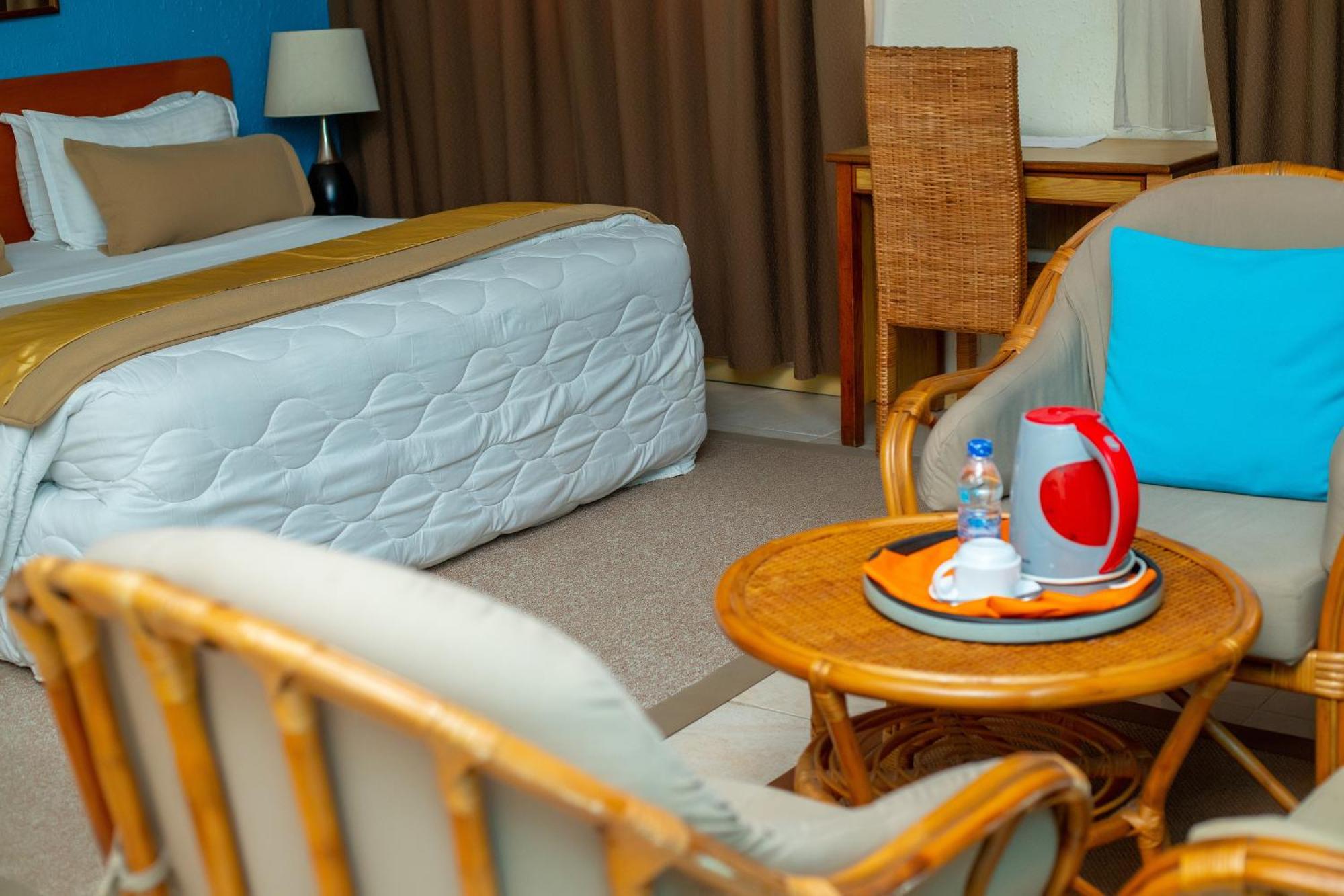 Hotel Le Marly Abidjan Extérieur photo