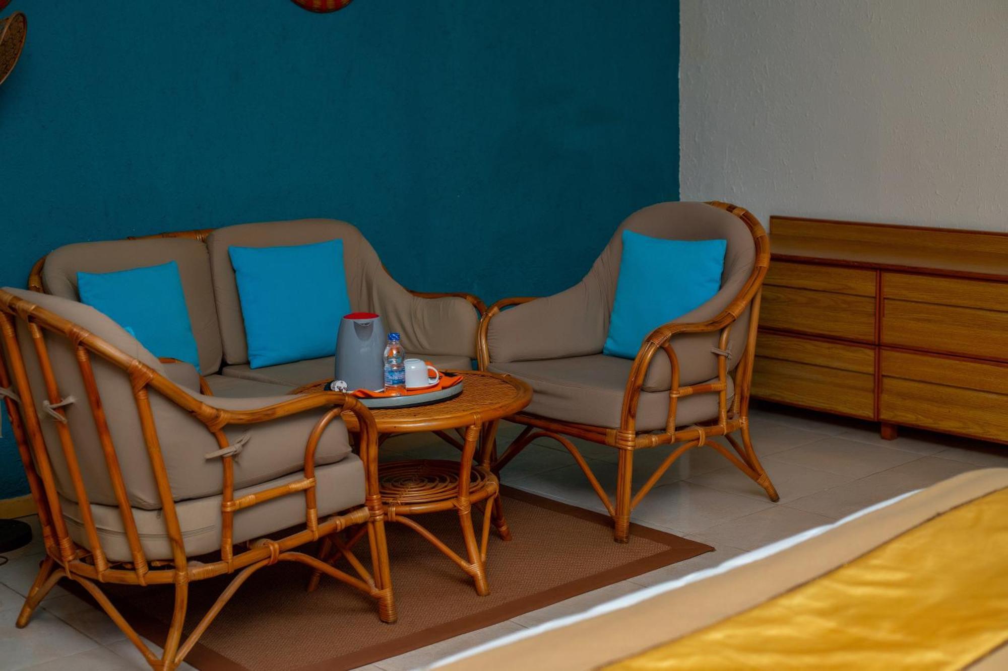Hotel Le Marly Abidjan Extérieur photo